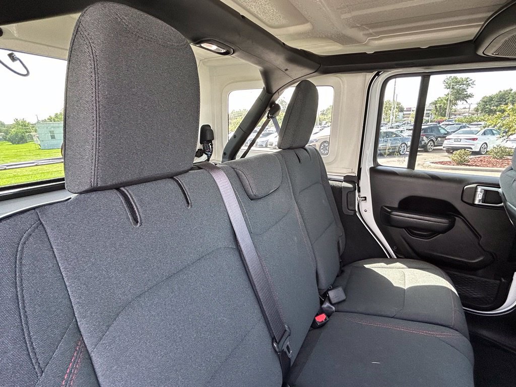 Used 2024 Jeep Wrangler Unlimited Rubicon AWD/4WD image 40