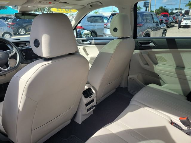 Used 2022 Volkswagen Tiguan SE image 13