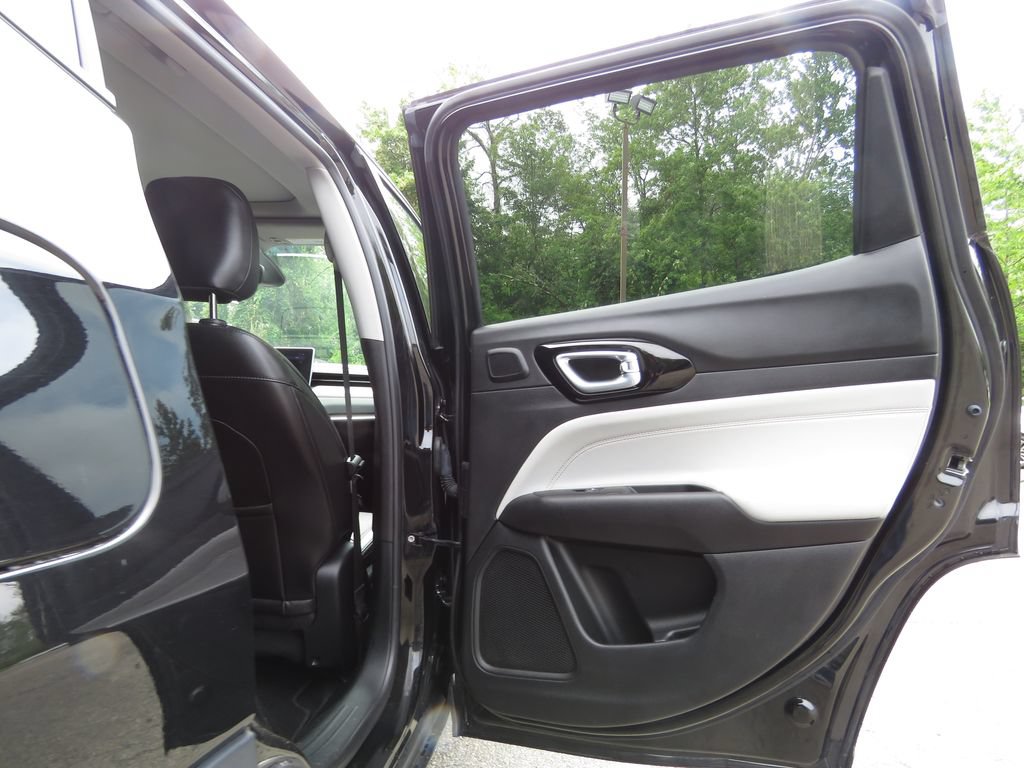 Used 2022 Jeep Compass Limited w/ Sun and Sound Group AWD/4WD image 15