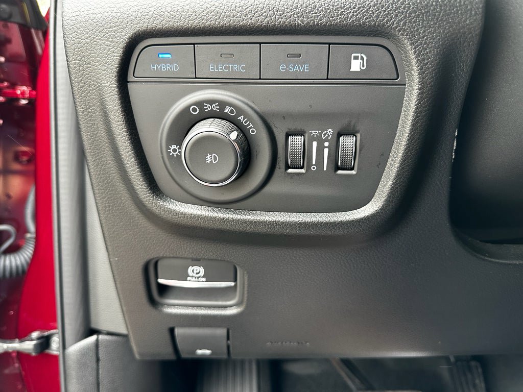Used 2024 Jeep Grand Cherokee Overland AWD/4WD image 15