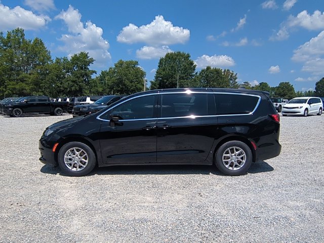 New 2027 Chrysler Pacifica LX FWD image 2
