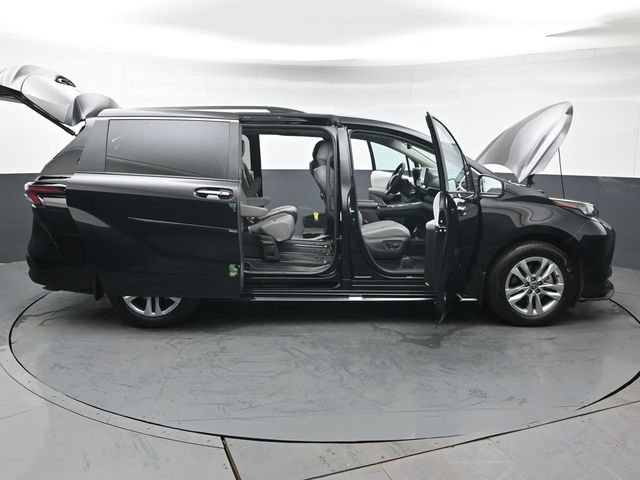 Certified 2026 Toyota Sienna XLE AWD/4WD image 57