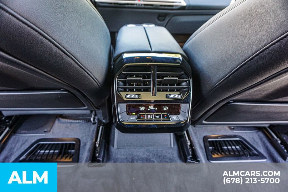 Used 2022 BMW iX xDrive50 w/ Dynamic Handling Package image 31