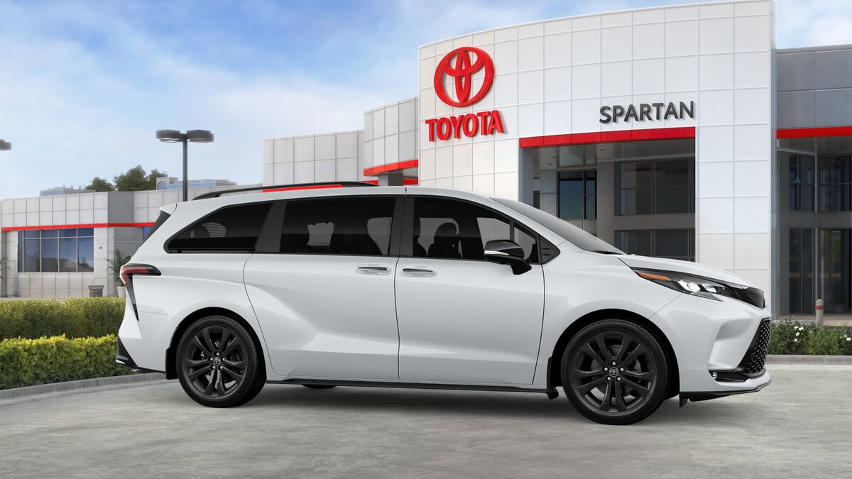 New 2026 Toyota Sienna XSE FWD image 13