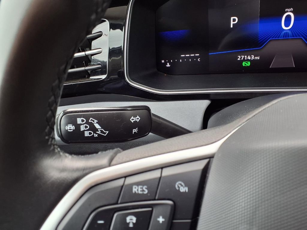 Used 2025 Volkswagen Jetta SE image 19