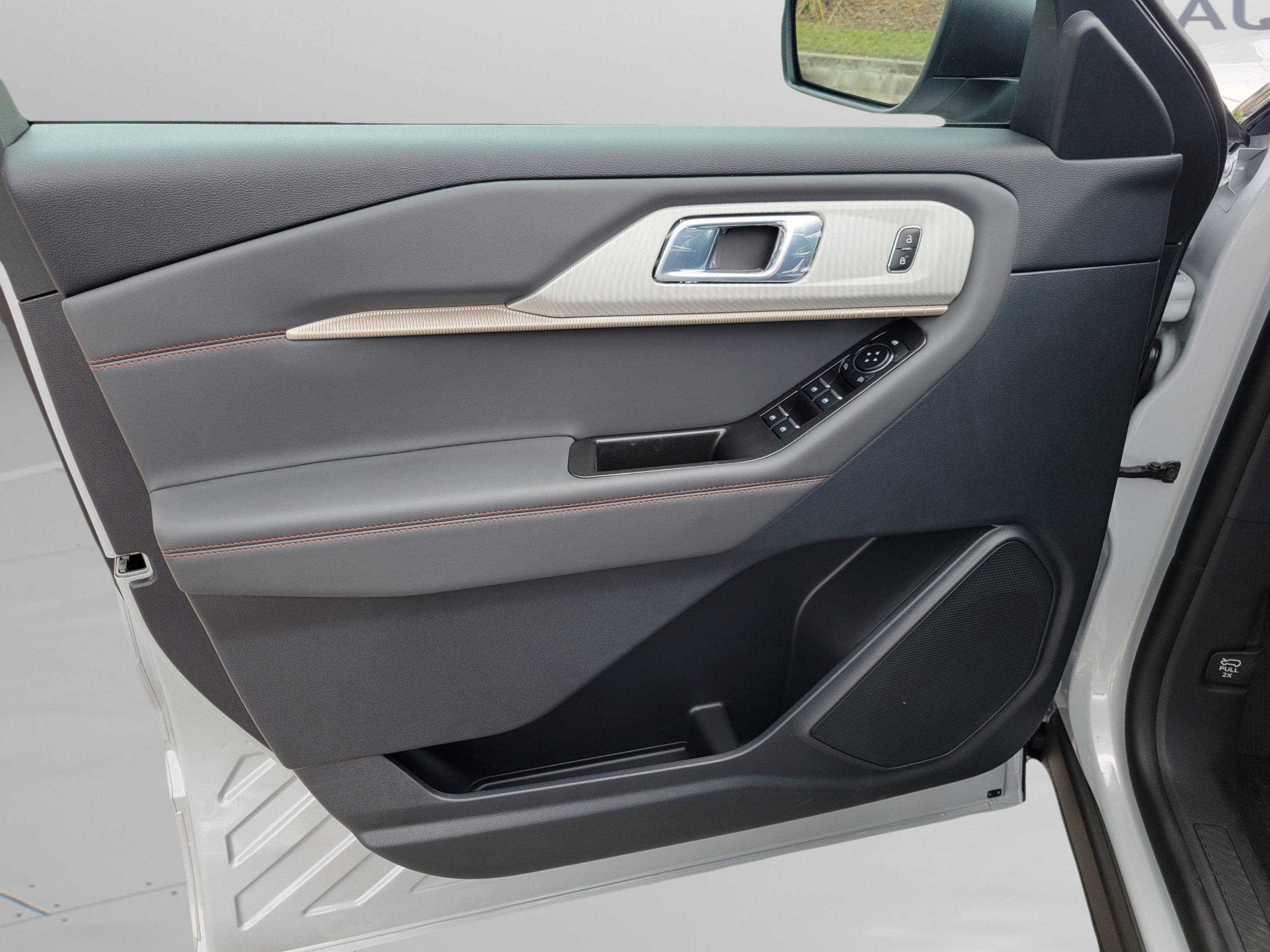 New 2026 Ford Explorer Active RWD image 14