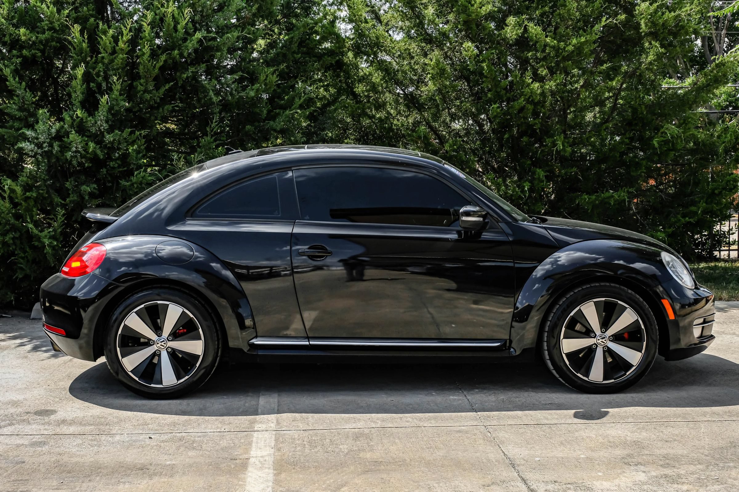 Used 2012 Volkswagen Beetle 2.0T FWD image 8