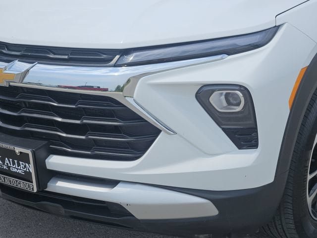 Used 2025 Chevrolet TrailBlazer LT AWD/4WD image 9