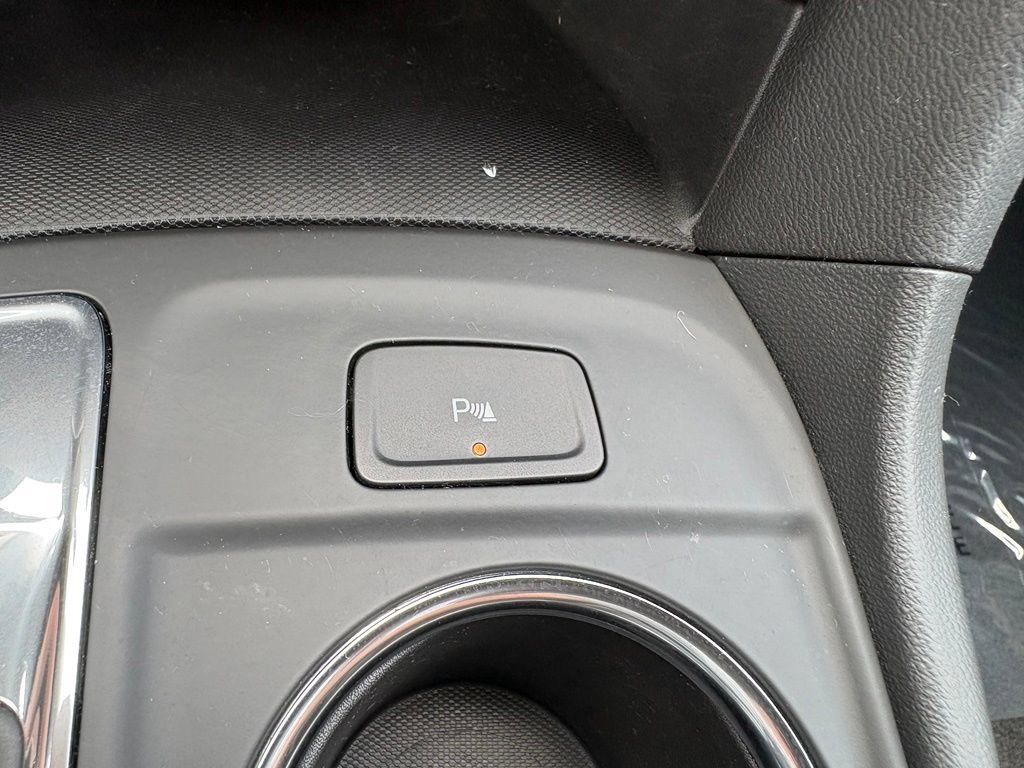 Used 2024 Chevrolet Equinox LT FWD image 23