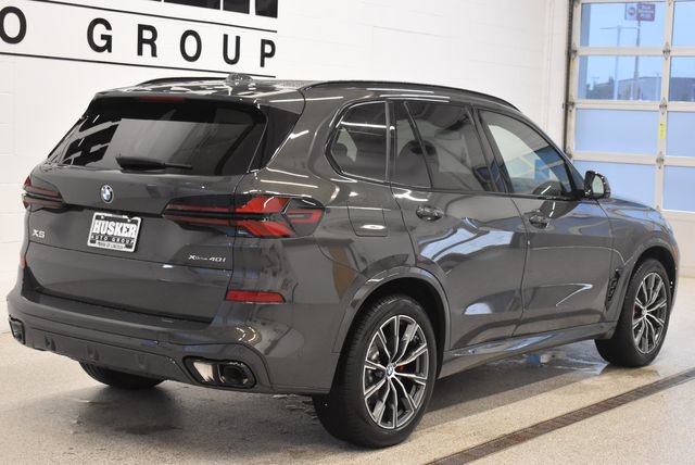 New 2026 BMW X5 xDrive40i w/ M Sport Package AWD/4WD image 4