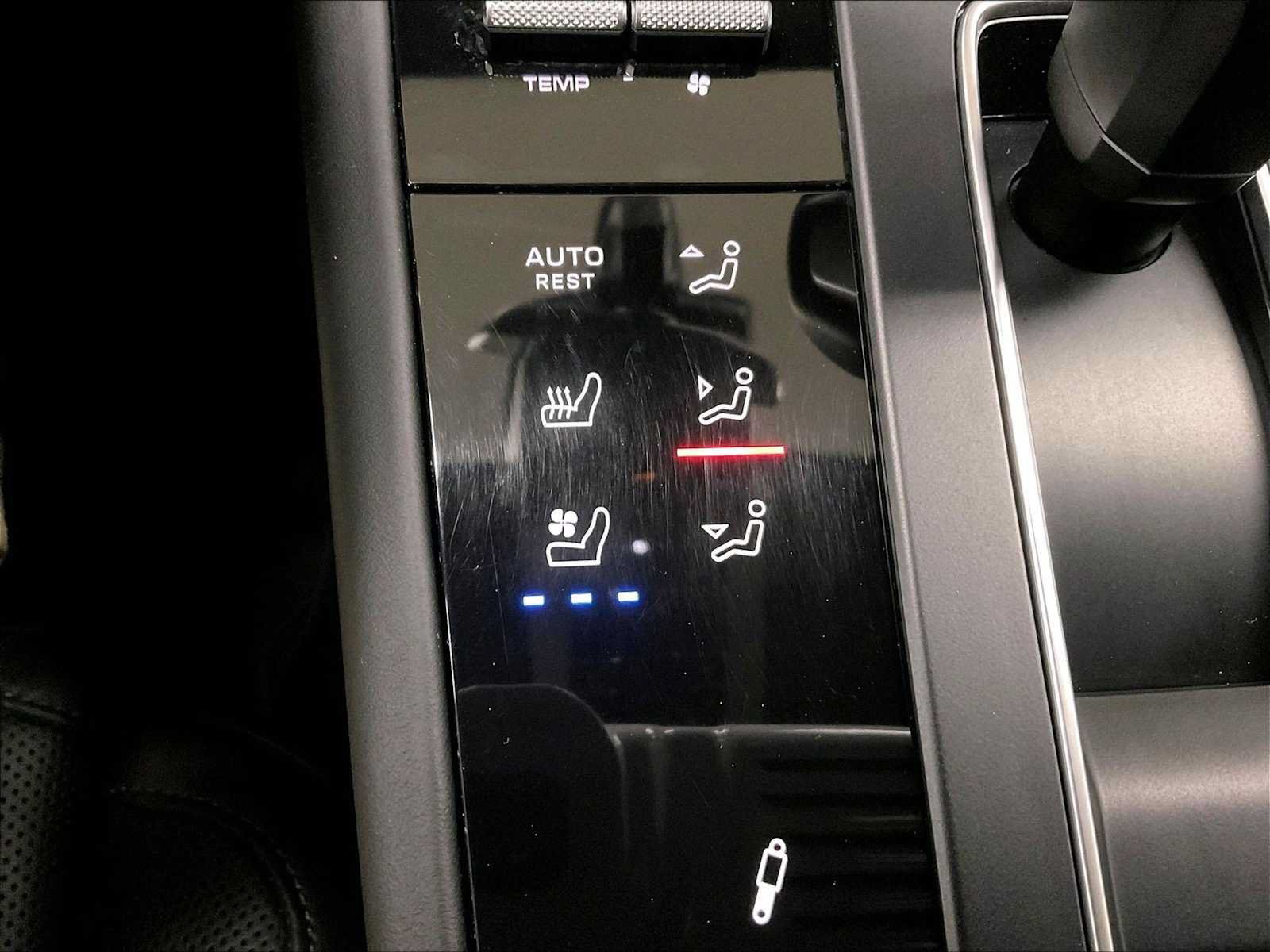 Certified 2023 Porsche Macan S AWD/4WD image 37