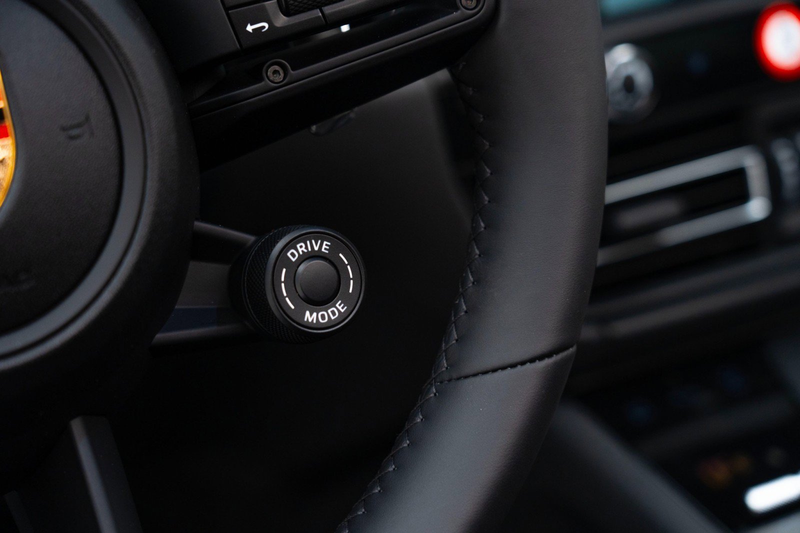 New 2025 Porsche Macan image 27