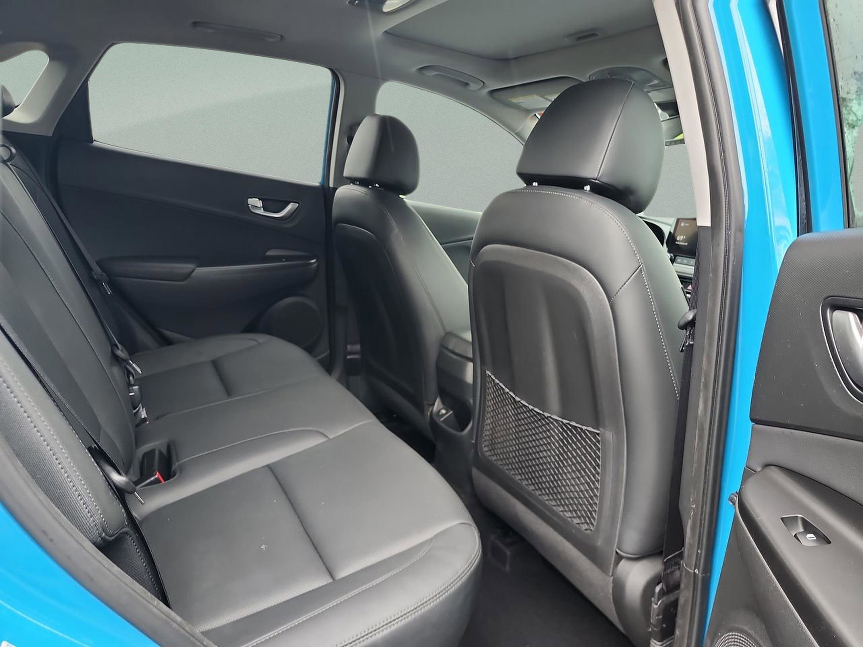 Certified 2022 Hyundai Kona Limited FWD image 17