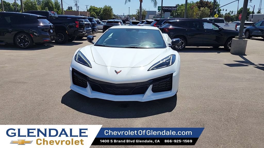 Used 2025 Chevrolet Corvette Z06 RWD image 4
