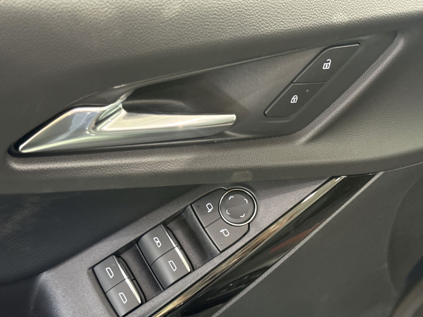 New 2027 Chevrolet Equinox RS FWD image 16