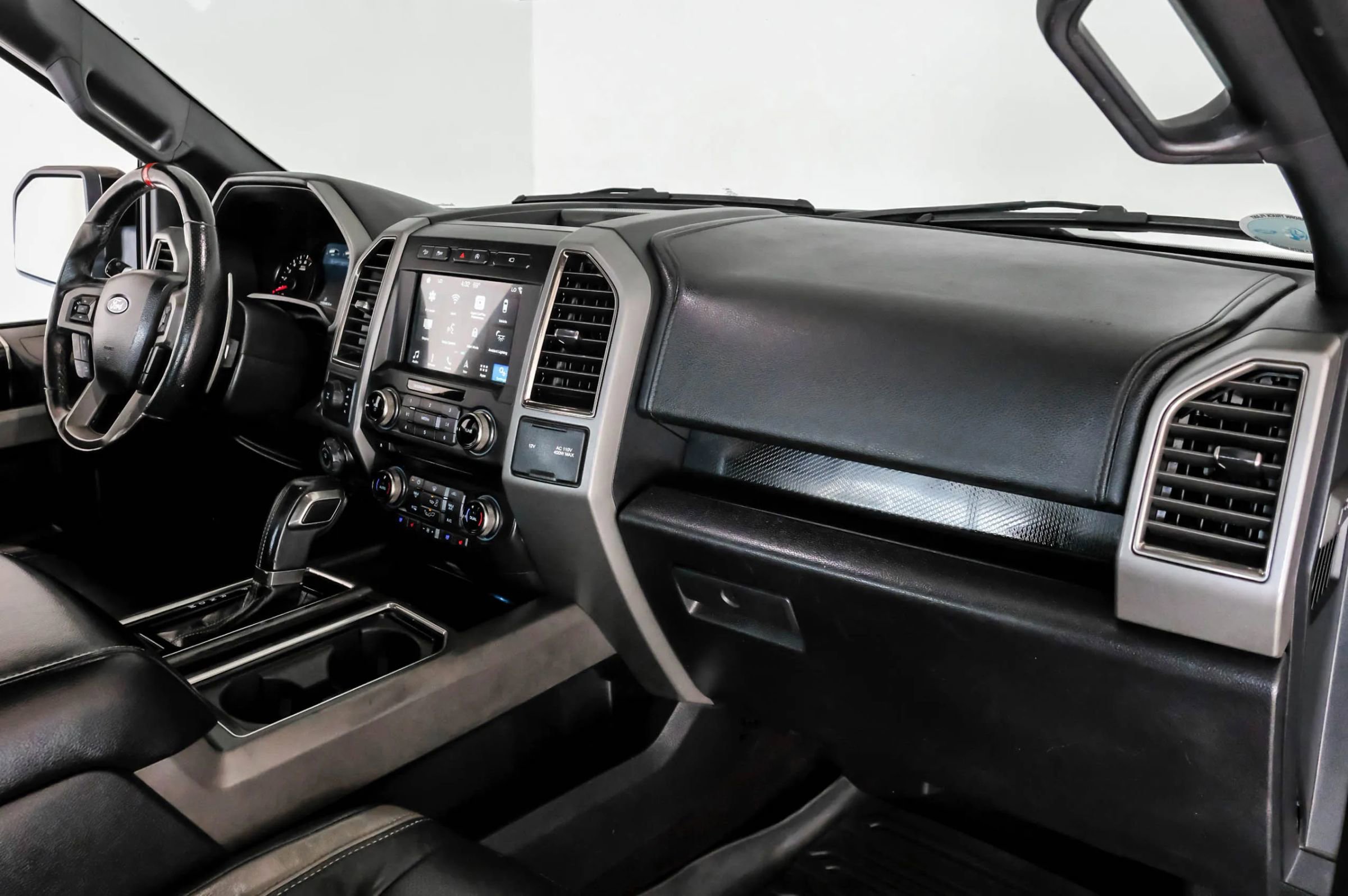 Used 2017 Ford F150 Raptor w/ Equipment Group 802A Luxury AWD/4WD image 12