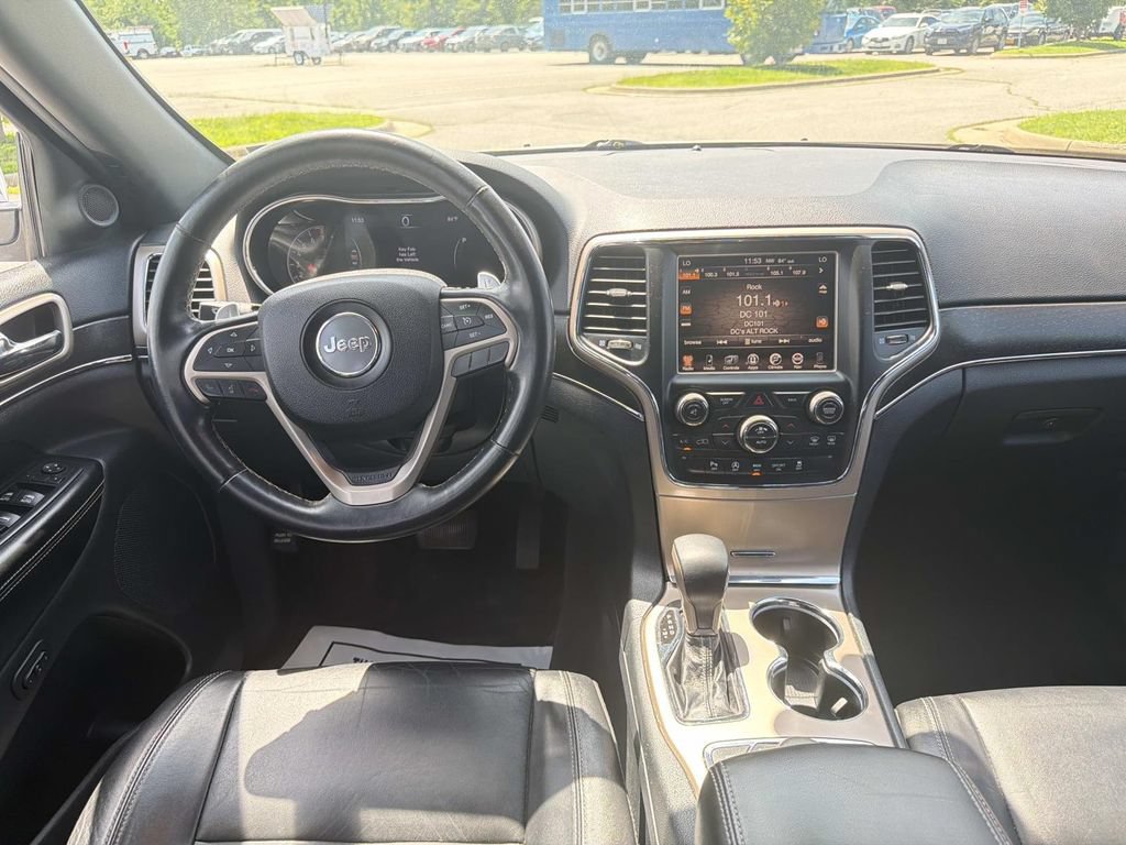 Used 2016 Jeep Grand Cherokee Limited AWD/4WD image 2