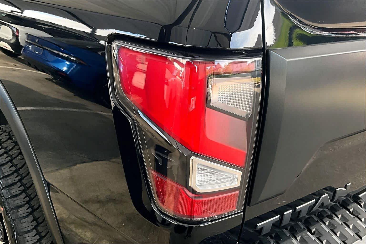 Used 2021 Nissan Titan PRO-4X w/ Pro-4x Convenience Package AWD/4WD image 29