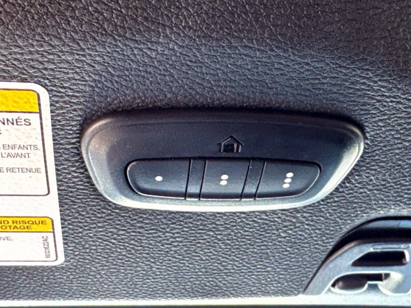 Used 2022 Jeep Wrangler Unlimited Rubicon 4xe w/ Steel Bumper Group image 16