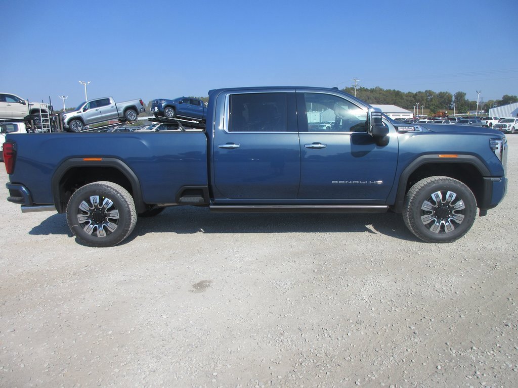 New 2026 GMC Sierra 3500 Denali w/ Denali Reserve Package image 3