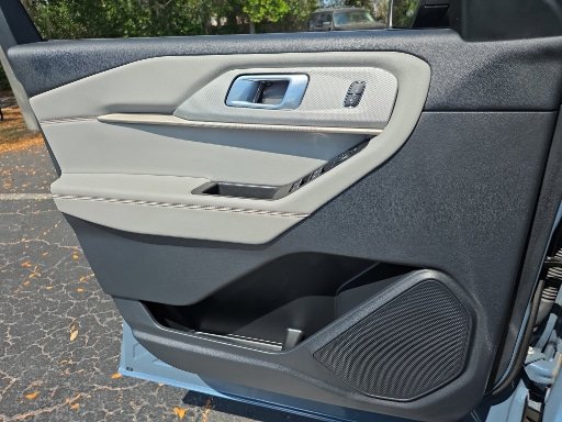 Used 2025 Ford Explorer Active w/ Active Comfort Package image 19