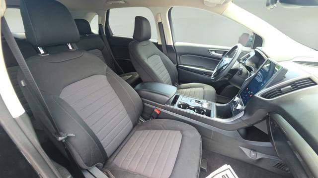 Used 2022 Ford Edge SE w/ Black Appearance Package image 18