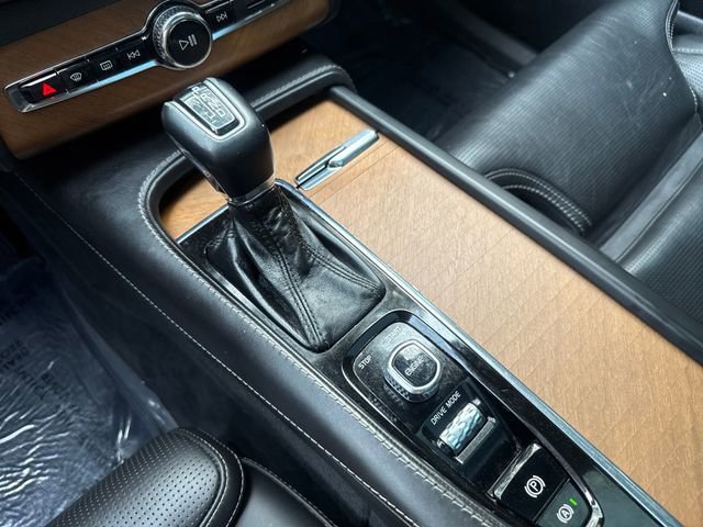 Used 2017 Volvo XC90 T6 Inscription w/ Vision Package image 25