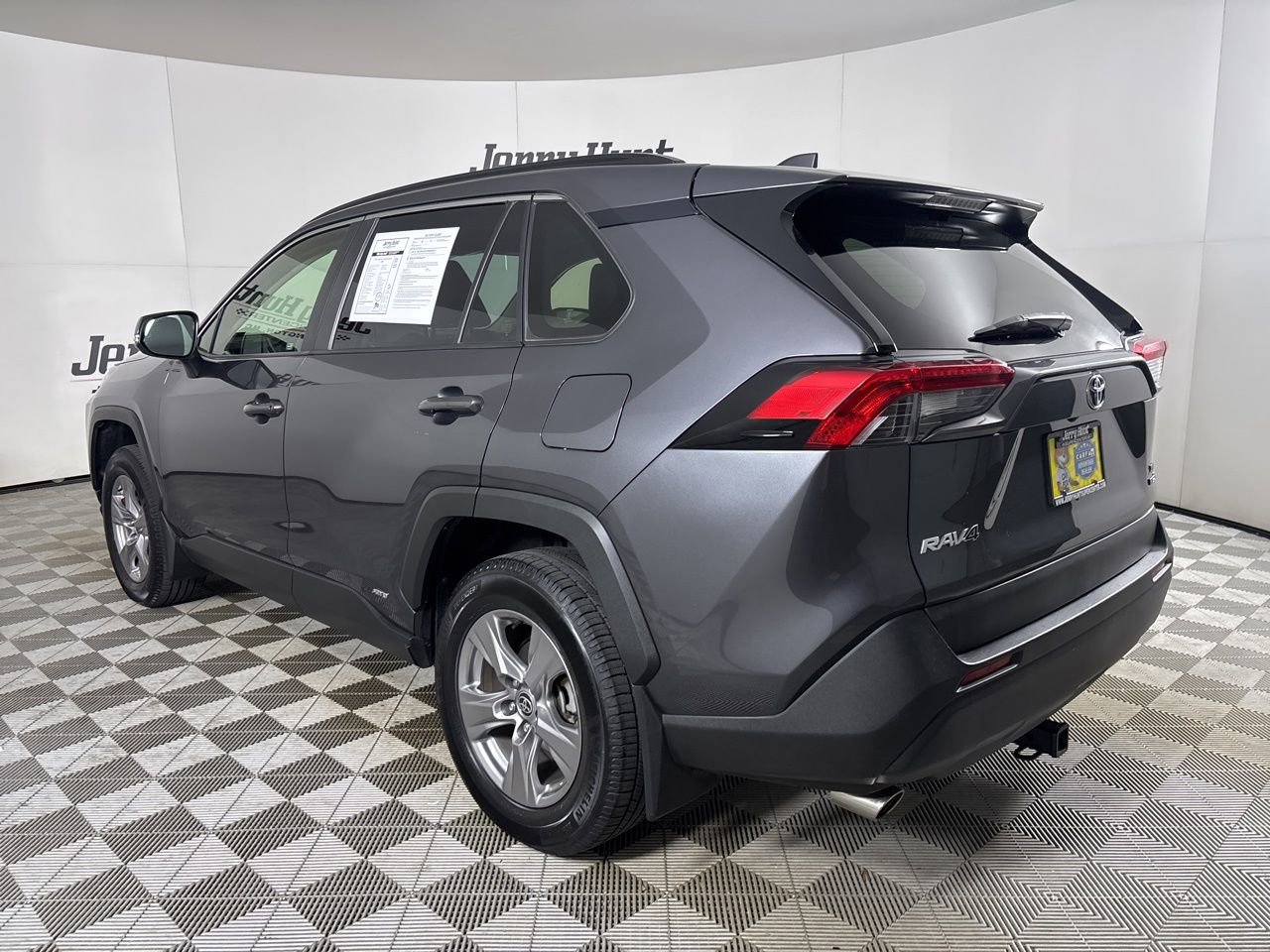Used 2022 Toyota RAV4 XLE w/ Convenience Package AWD/4WD image 6