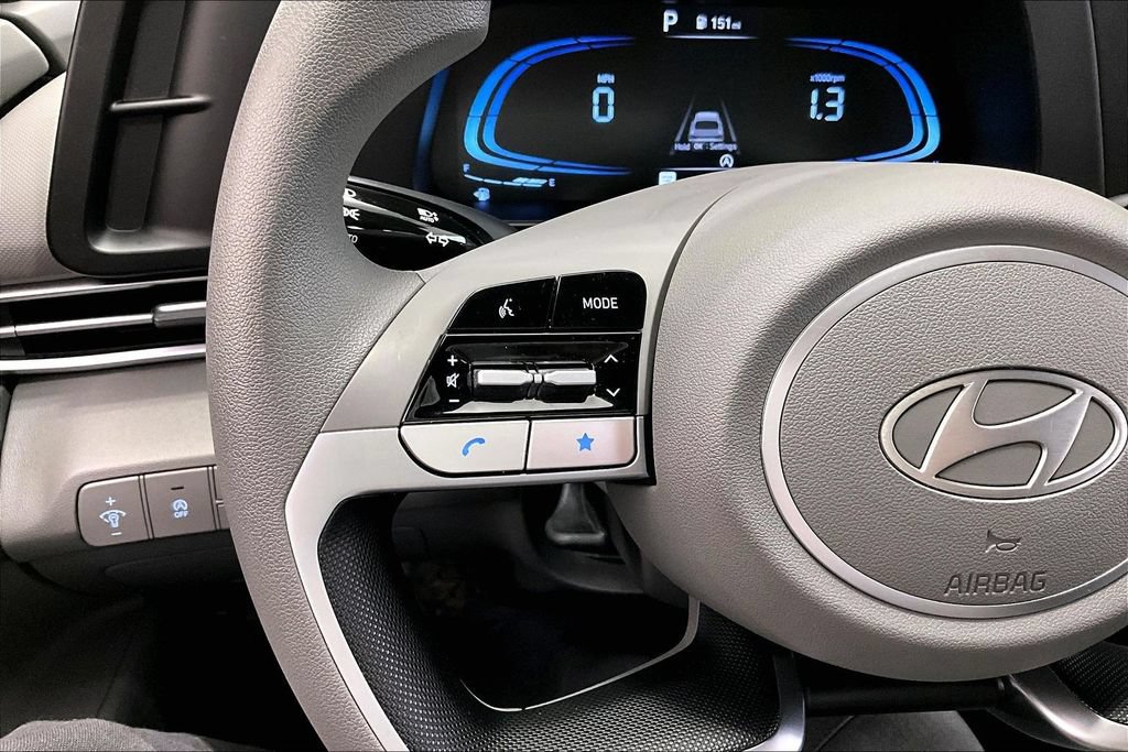 Certified 2024 Hyundai Elantra SE FWD image 20