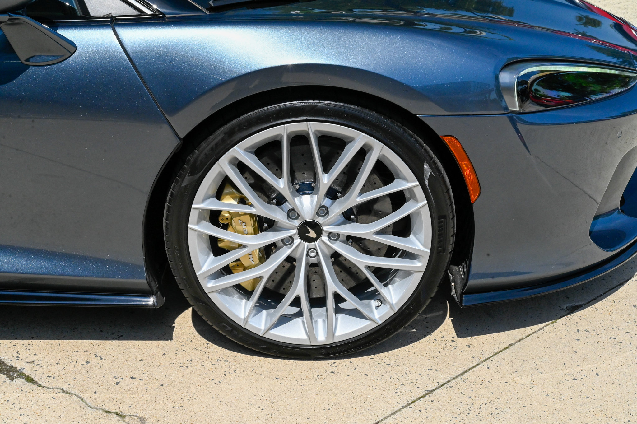 Used 2023 McLaren GT RWD image 12