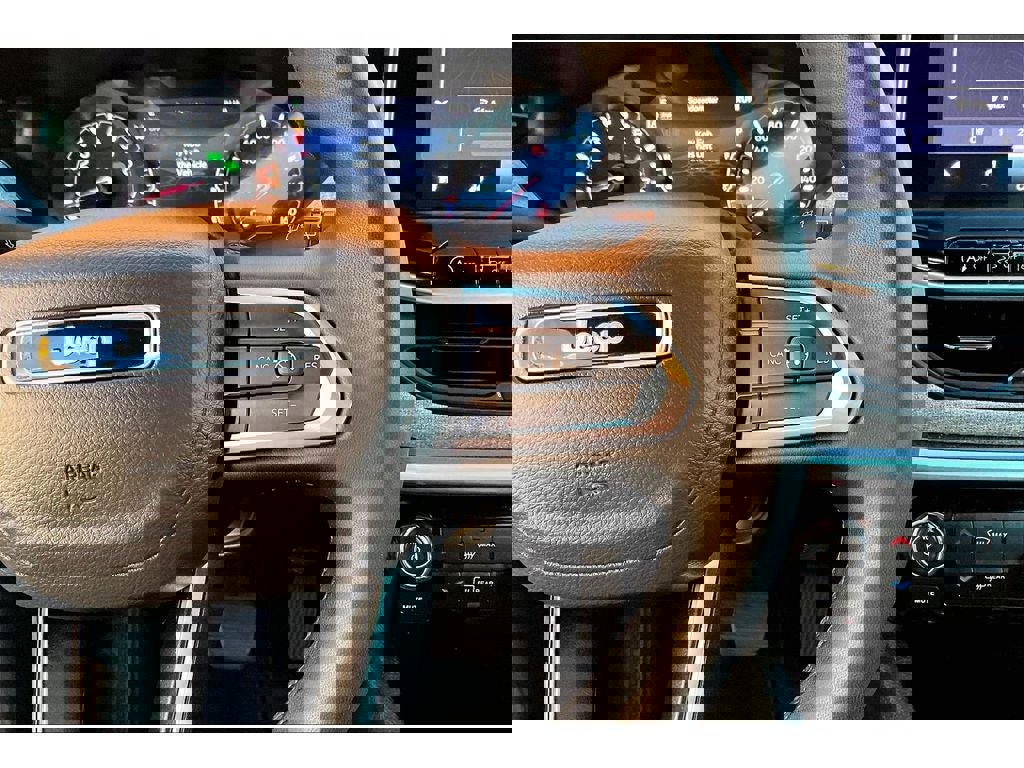 Used 2024 Jeep Compass Latitude image 22