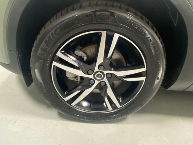 Certified 2025 Volvo XC40 B5 Core AWD/4WD image 5
