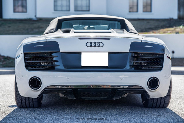Used 2015 Audi R8 V8 w/ Full Leather Package image 19