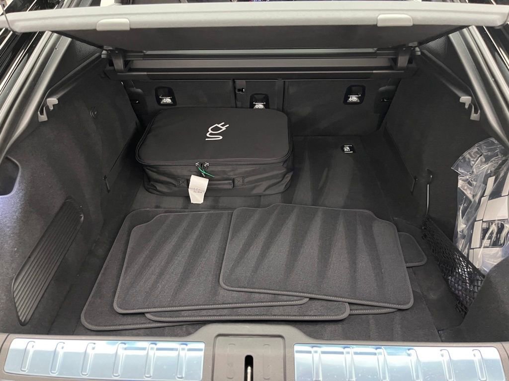 Certified 2025 Porsche Panamera Turbo image 32