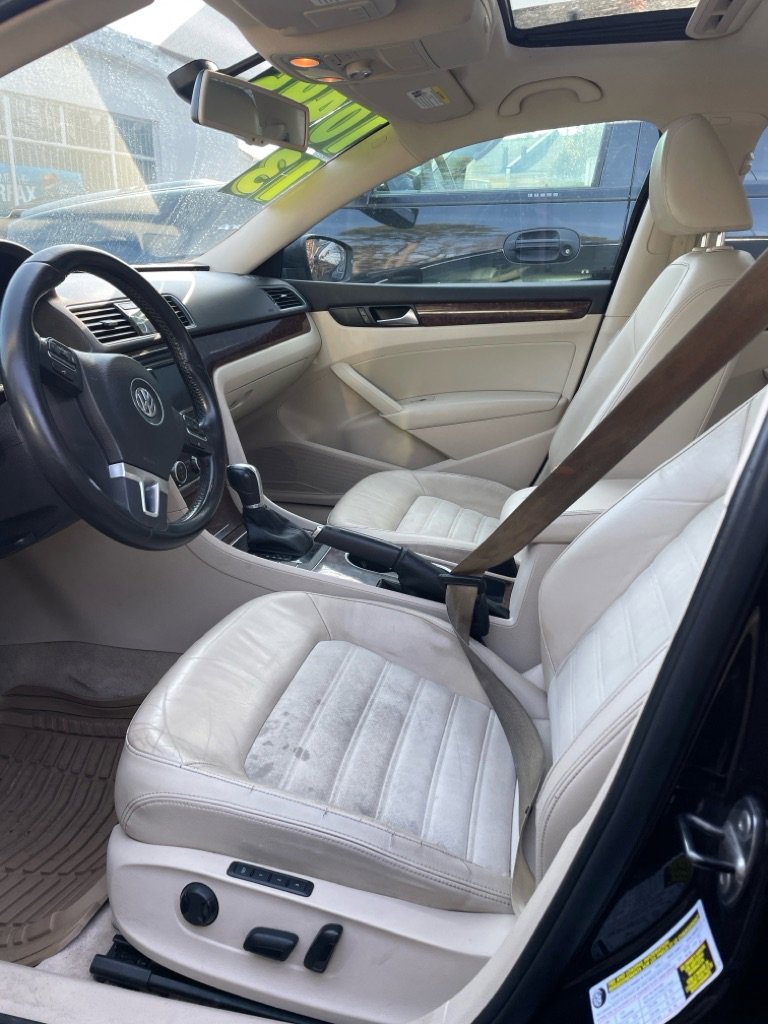 Used 2013 Volkswagen Passat TDI SEL Premium image 2