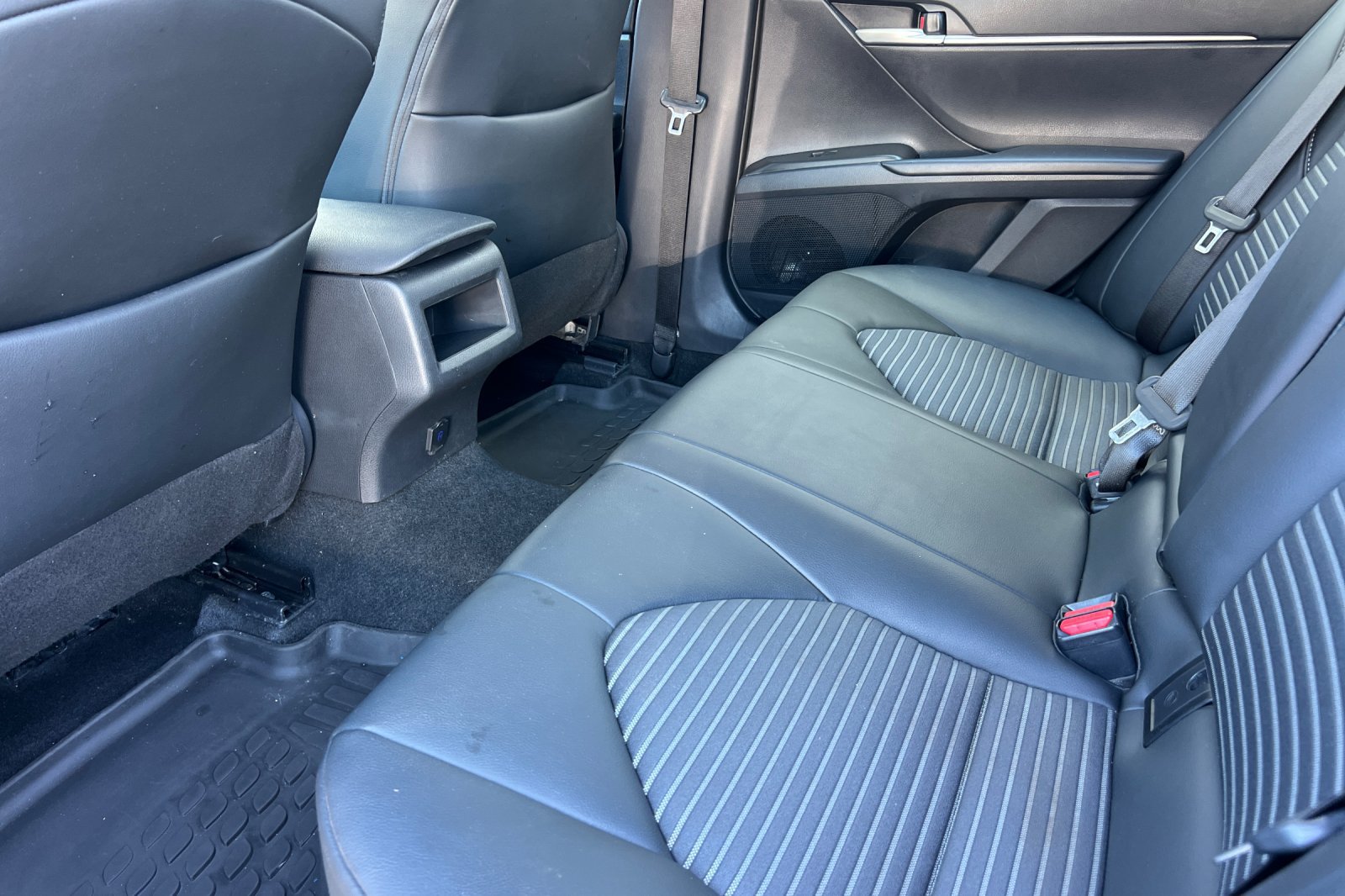 Used 2024 Toyota Camry SE FWD image 13