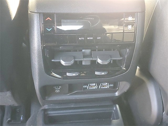 New 2025 Jeep Grand Cherokee L Altitude image 11