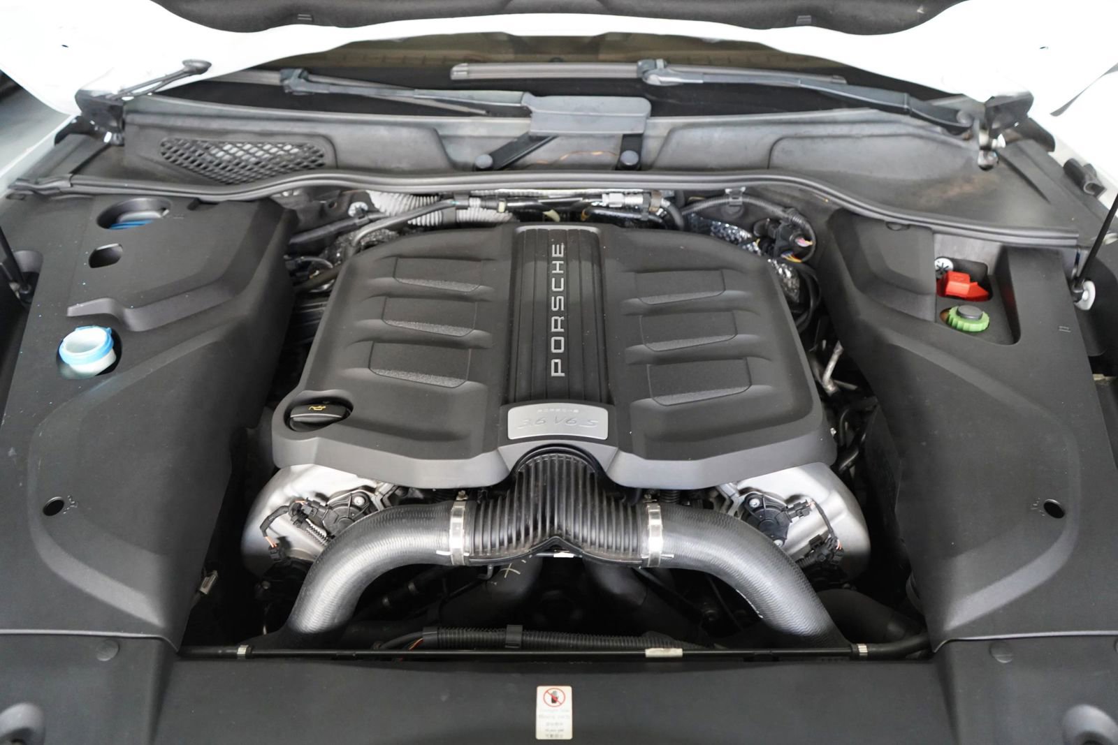 Used 2015 Porsche Cayenne S AWD/4WD image 22