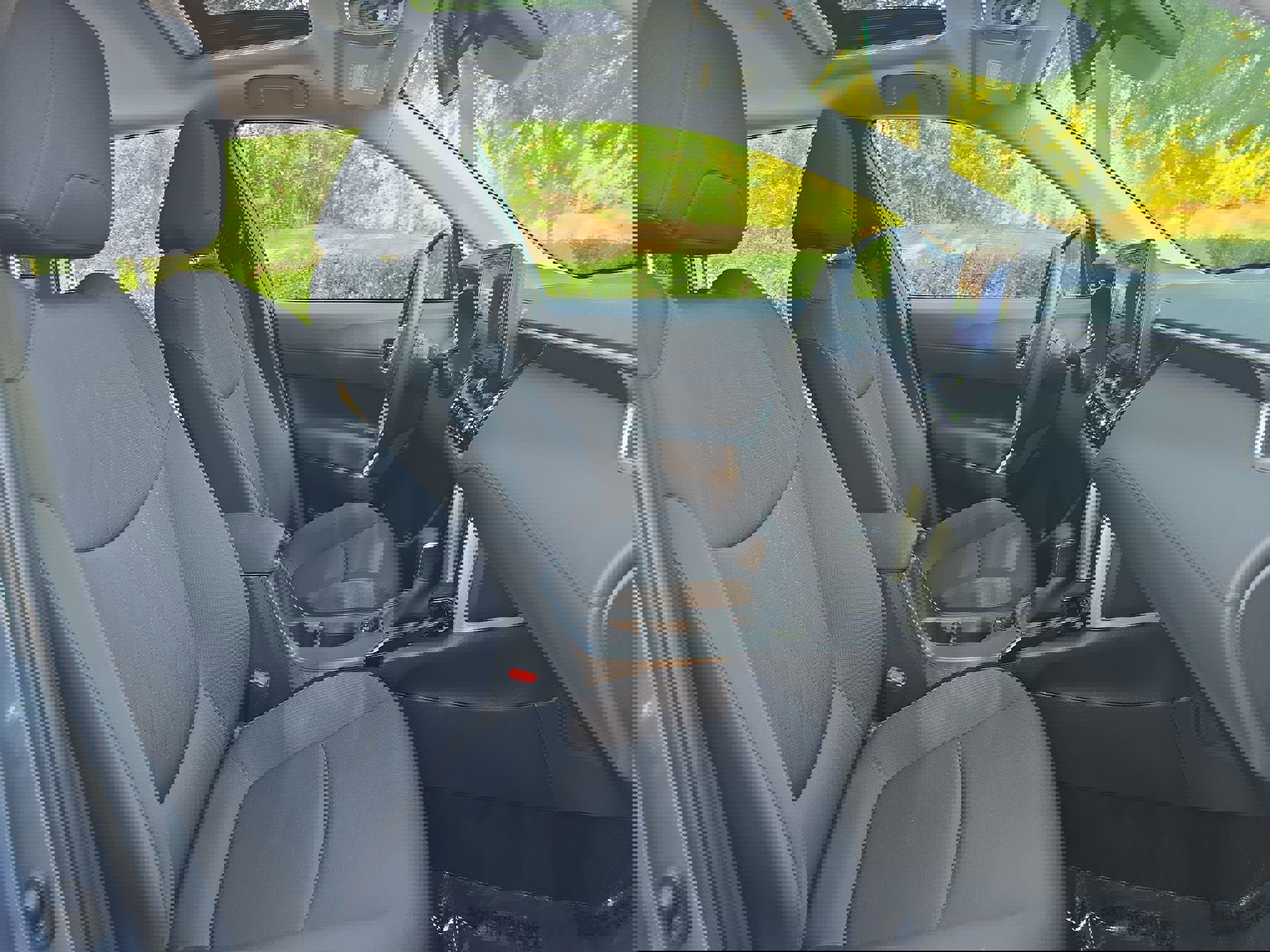 Used 2024 Toyota Corolla Cross LE w/ Moonroof Package image 10