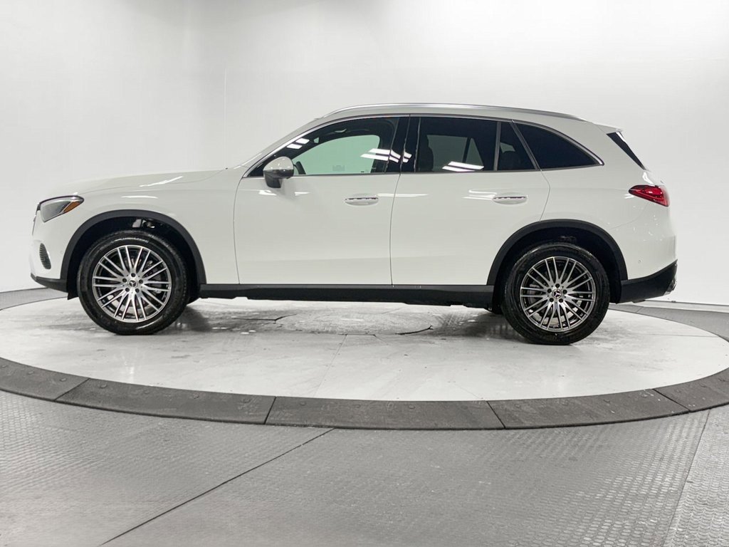 Certified 2025 Mercedes-Benz GLC 300 4MATIC image 4