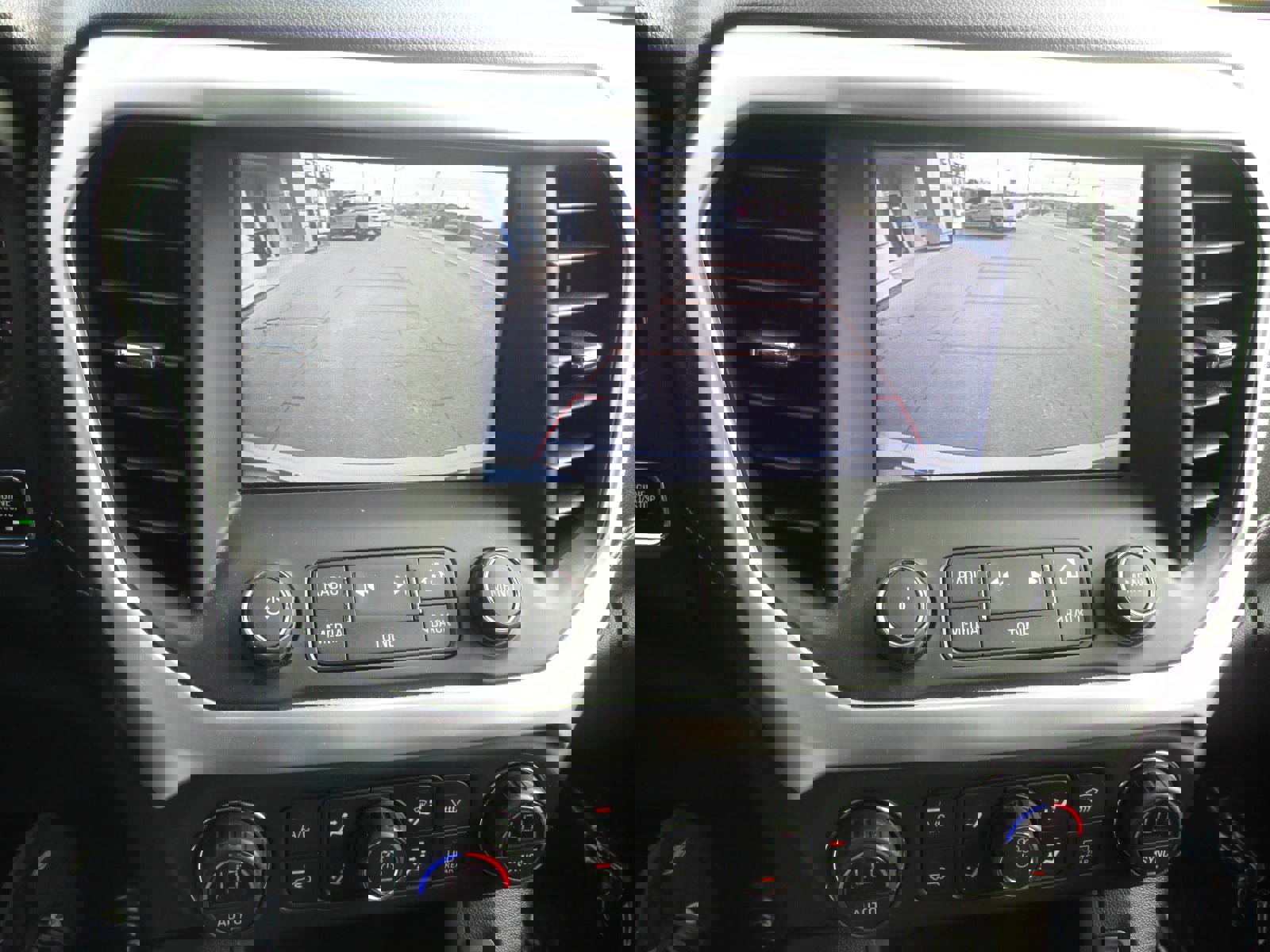 Used 2018 GMC Acadia SLT image 22