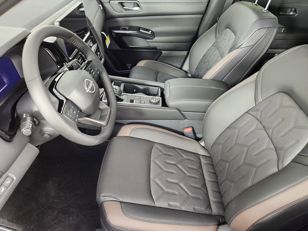 New 2026 Nissan Pathfinder Platinum image 10