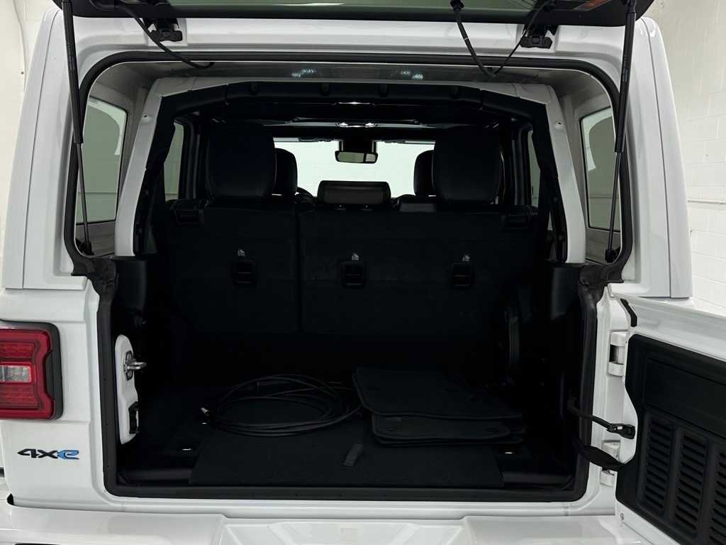 Used 2021 Jeep Wrangler Unlimited Sahara image 41