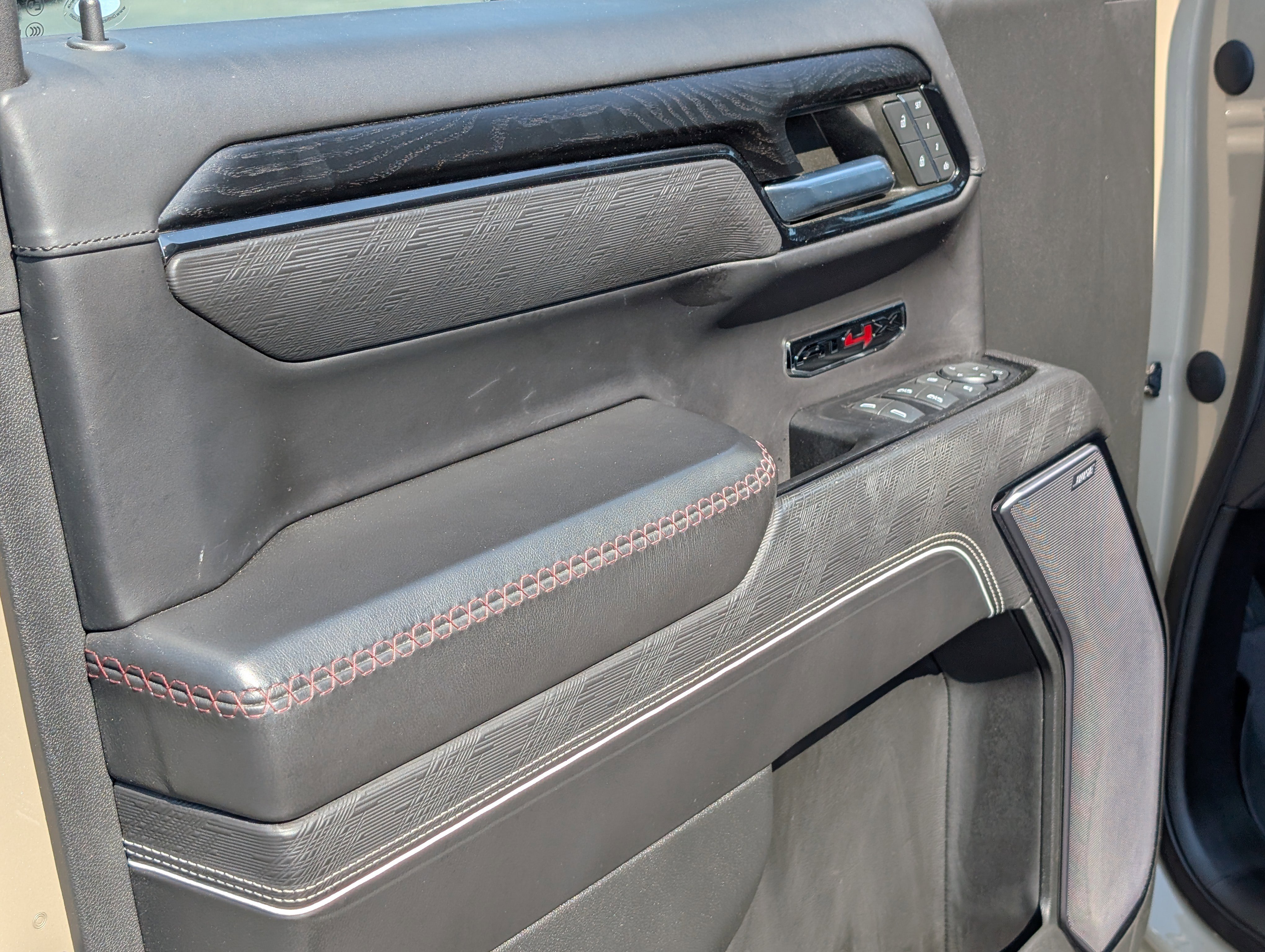 Used 2023 GMC Sierra 1500 AT4X image 16