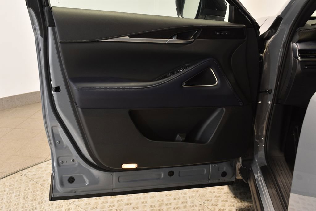 New 2026 INFINITI QX60 Sport w/ Dark Cargo Package image 10