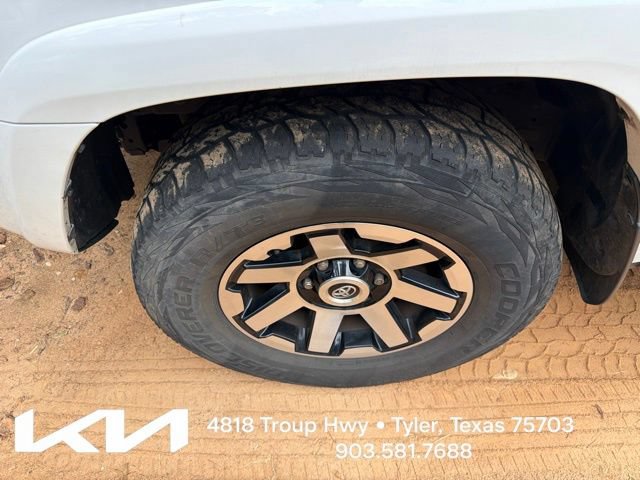 Used 2017 Toyota 4Runner TRD Off-Road Premium AWD/4WD image 4