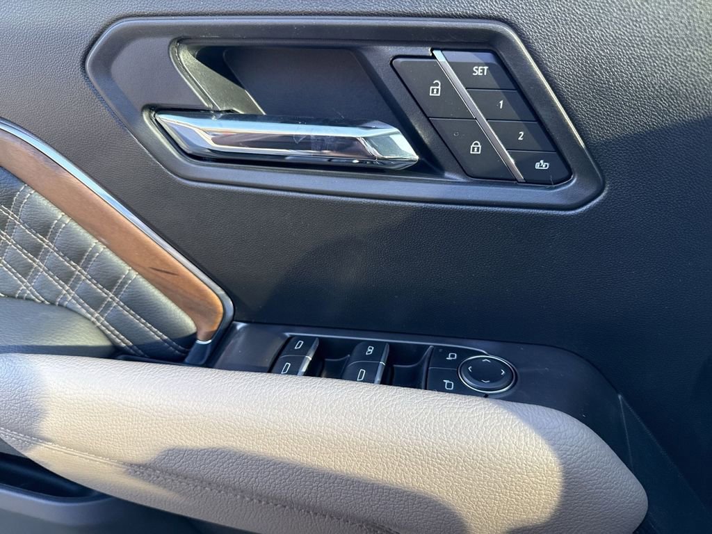 New 2026 GMC Canyon Denali image 15