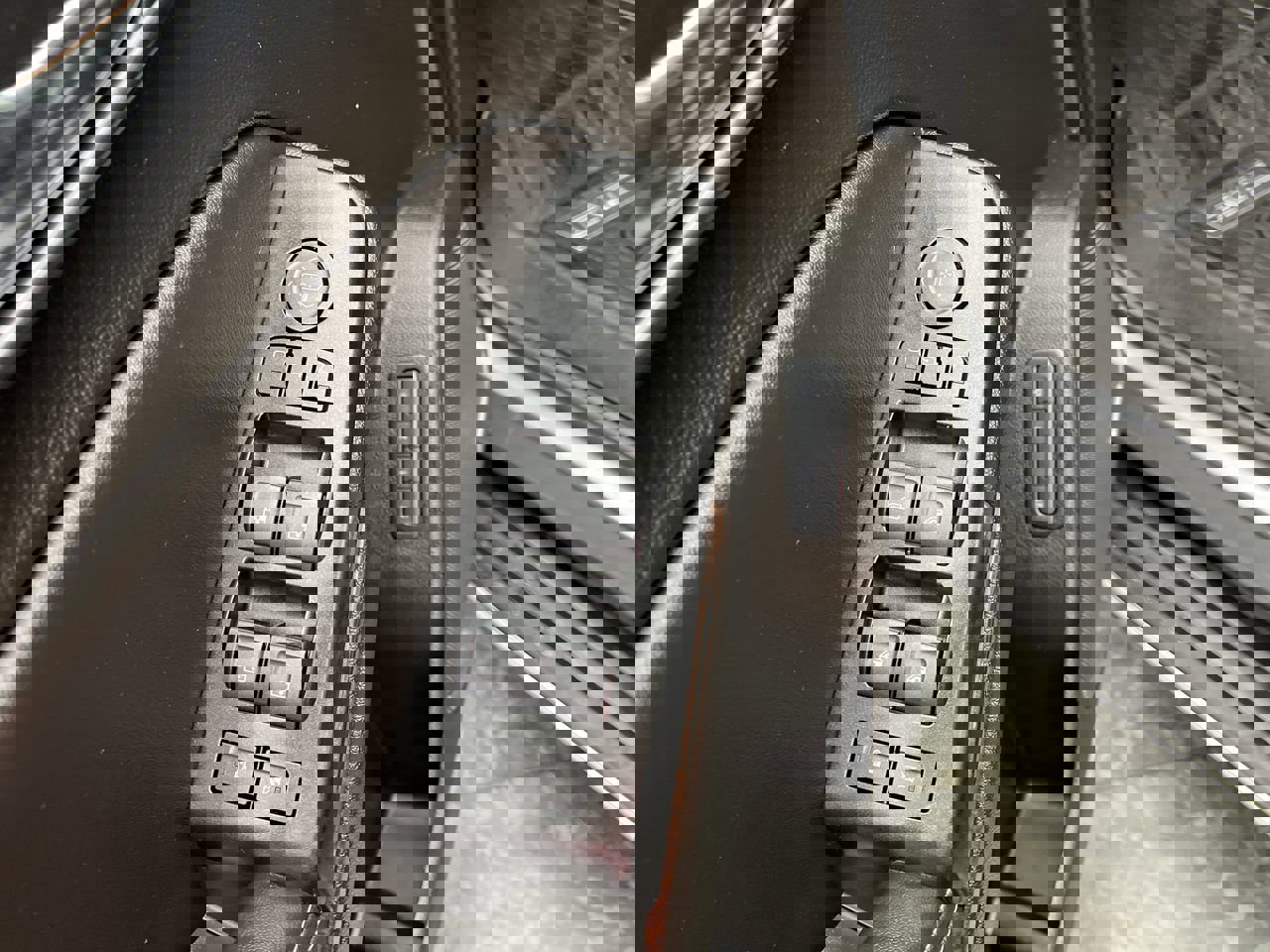 Used 2020 GMC Yukon XL SLT w/ Premium Edition image 10