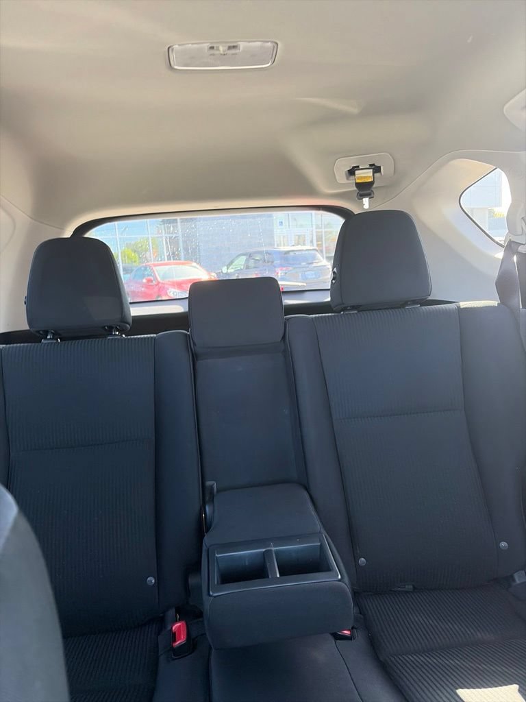 Used 2015 Toyota RAV4 LE AWD/4WD image 12