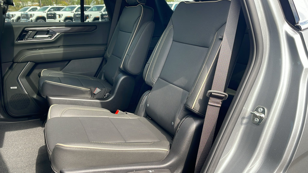 New 2026 GMC Yukon Elevation w/ Elevation Premium Package AWD/4WD image 16